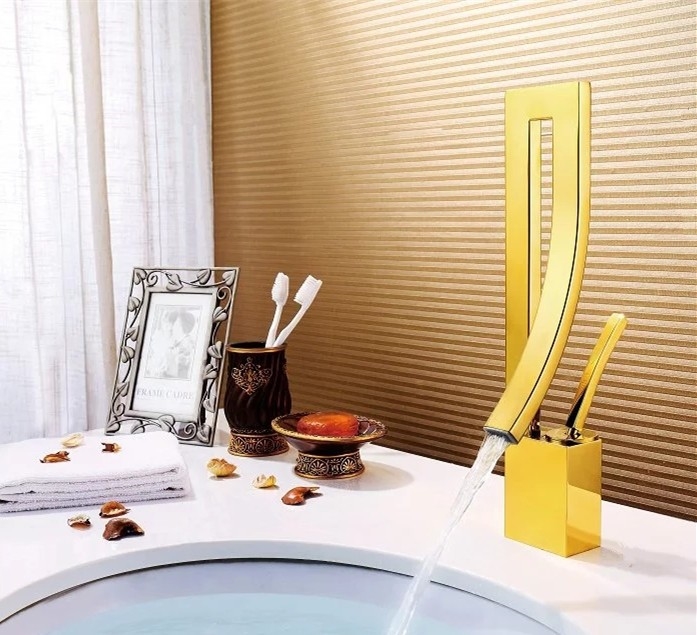 Romagna Luxurious Single Handle Gold Deck Mounted Bathroom Faucet